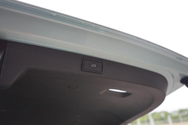 Grå Skoda Enyaq fra 2023