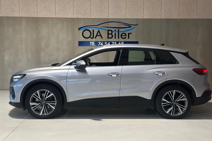 Sølv Audi Q4 e-tron fra 2023