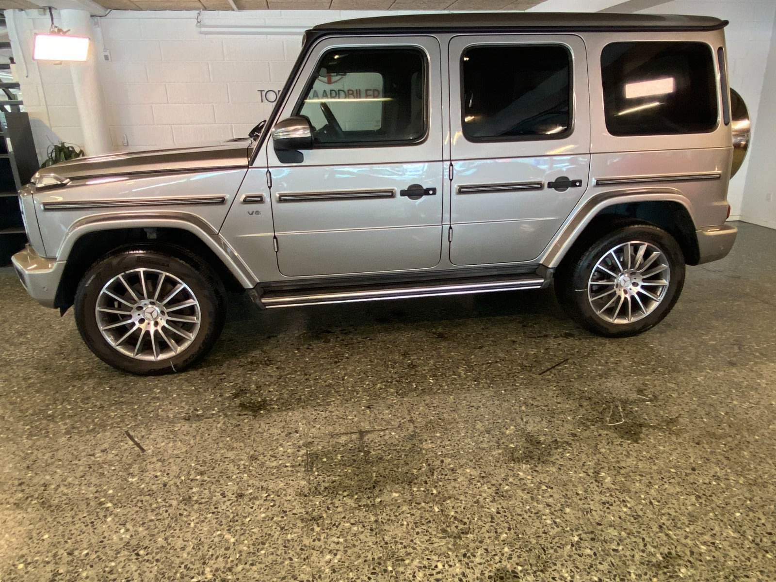 Orange Mercedes G500 fra 2018
