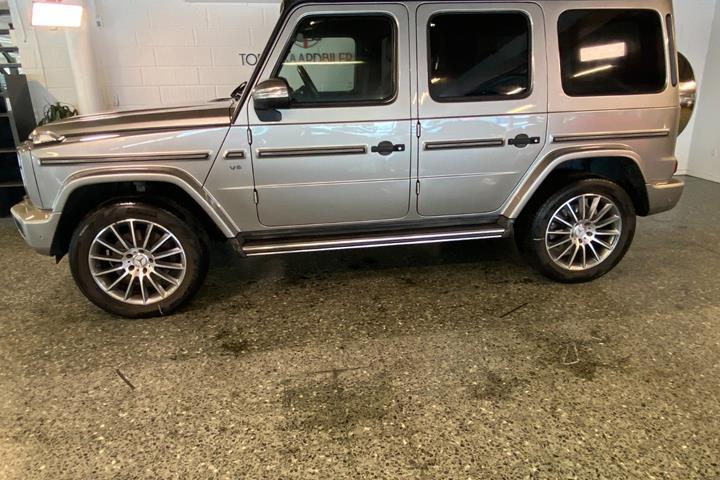 Orange Mercedes G500 fra 2018