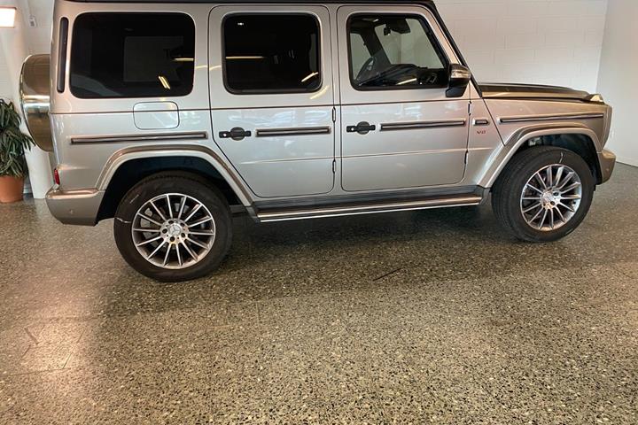 Orange Mercedes G500 fra 2018