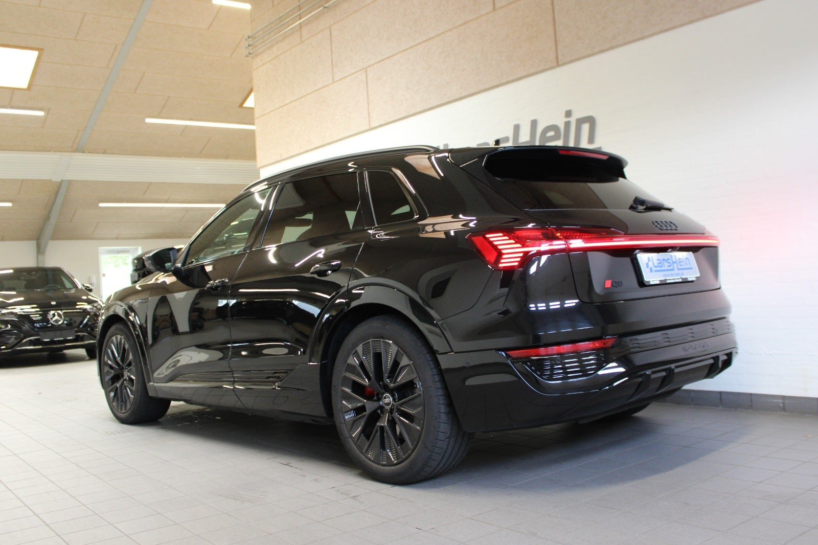 Sort Audi Q8 e-tron fra 2024