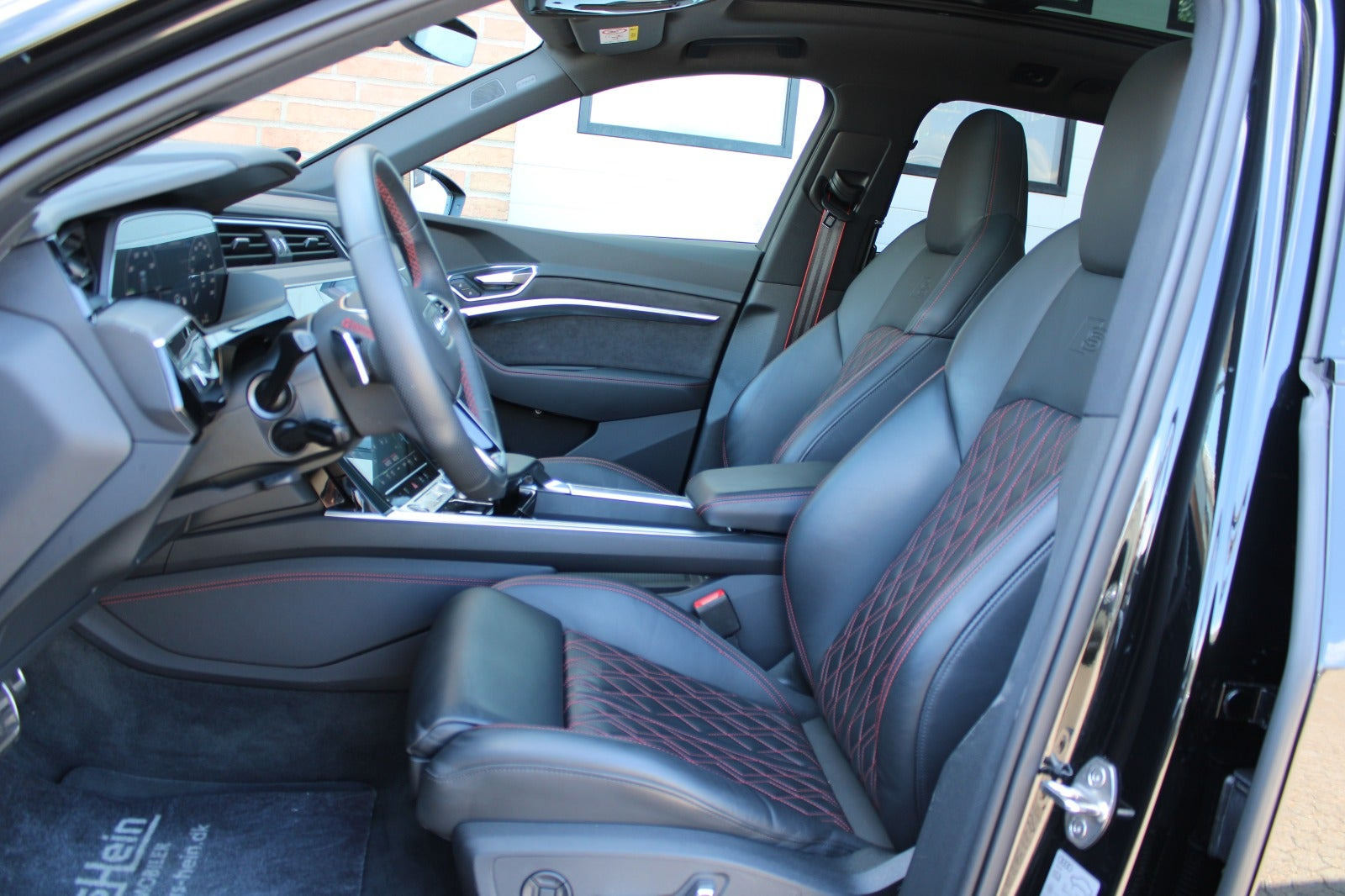 Sort Audi Q8 e-tron fra 2024