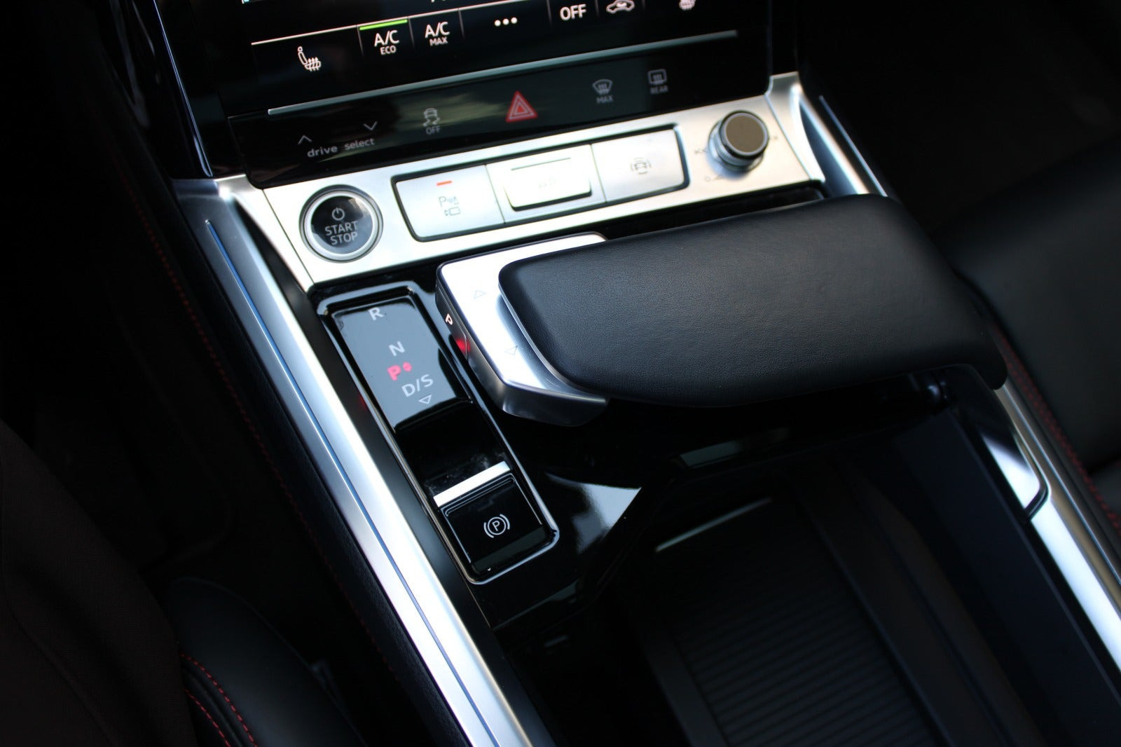 Sort Audi Q8 e-tron fra 2024