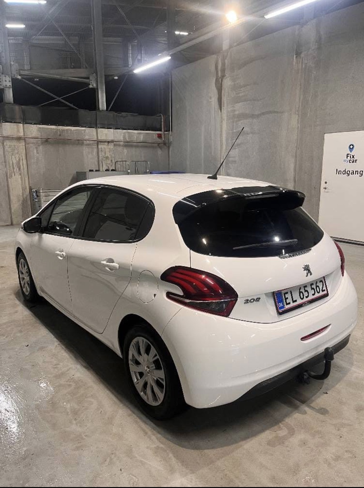 Hvid Peugeot 208 fra 2018