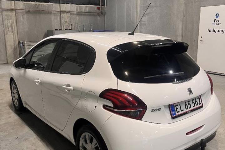 Hvid Peugeot 208 fra 2018