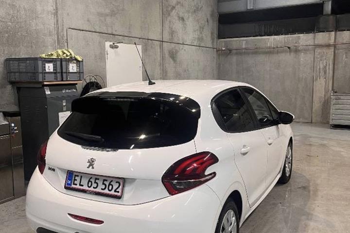 Hvid Peugeot 208 fra 2018
