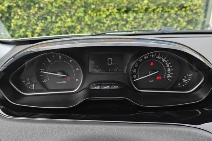 Hvid Peugeot 208 fra 2018