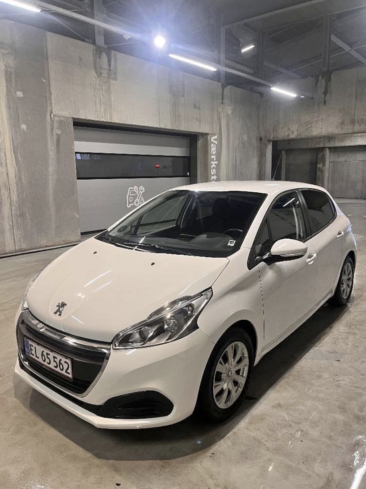 Hvid Peugeot 208 fra 2018