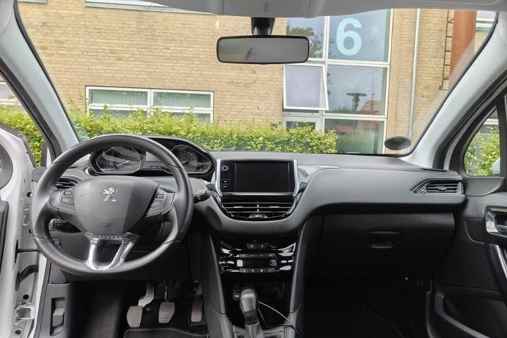 Hvid Peugeot 208 fra 2018