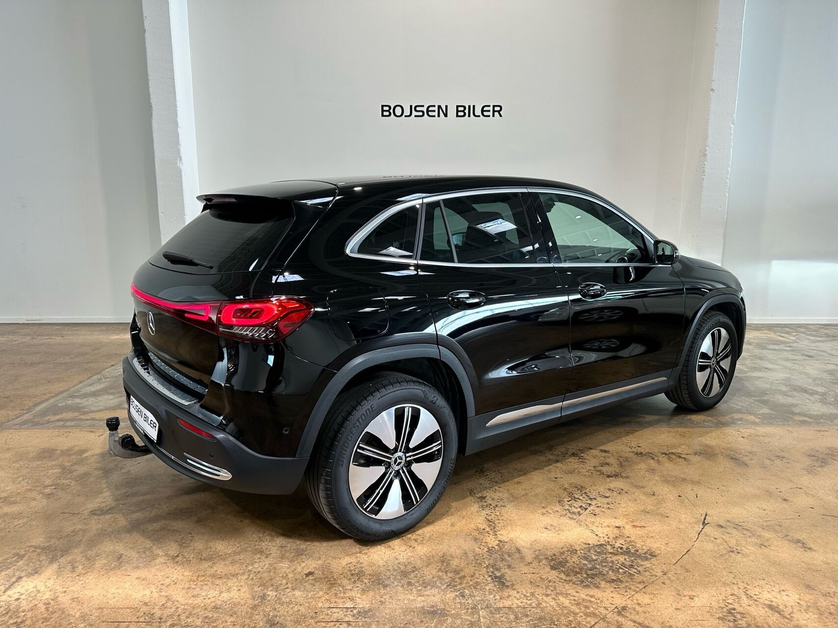 Sort Mercedes EQA 250+ fra 2023