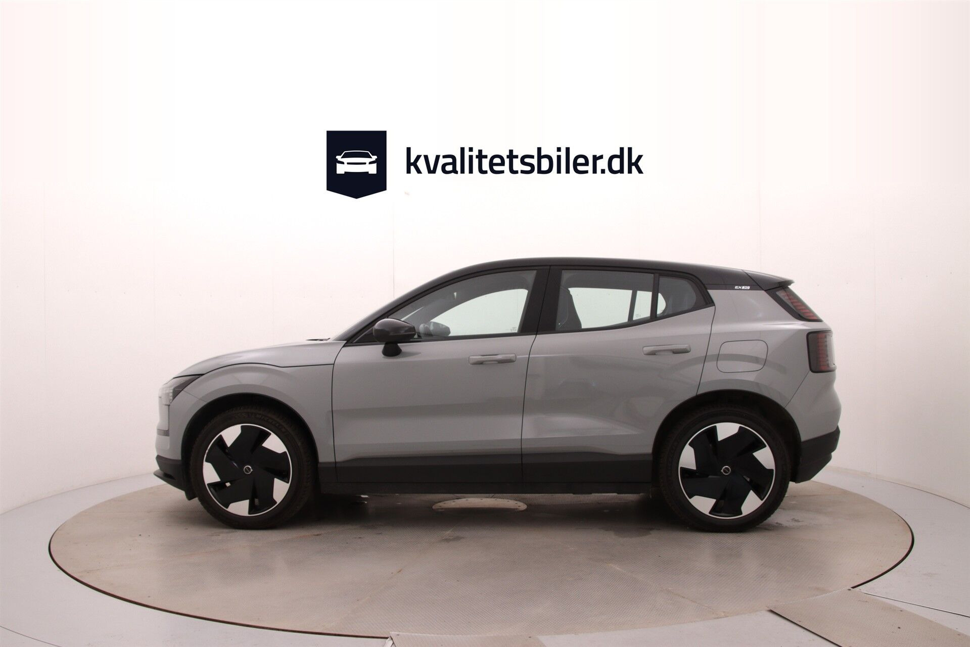 Grå Volvo EX30 fra 2024