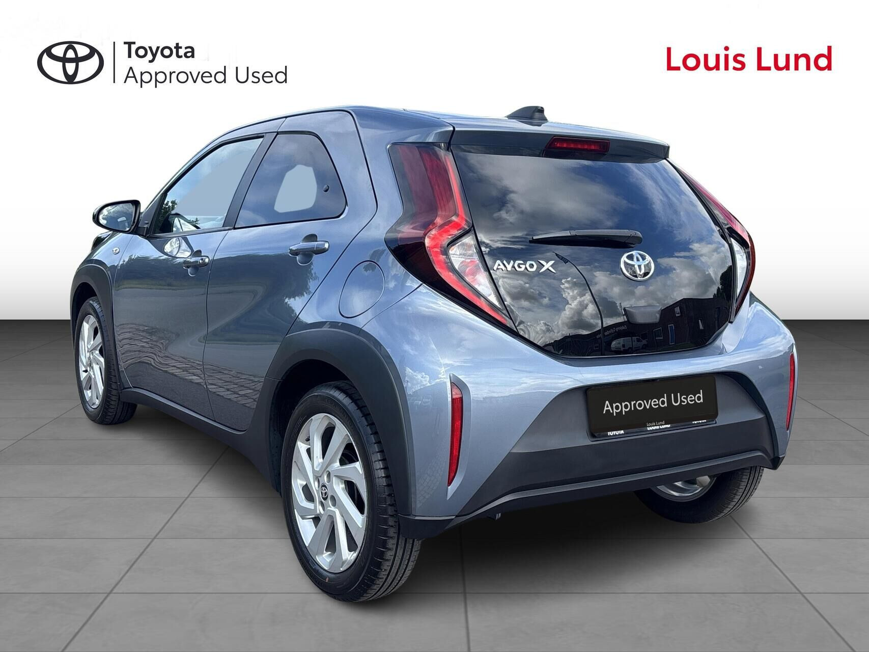 Grå Toyota Aygo X fra 2024