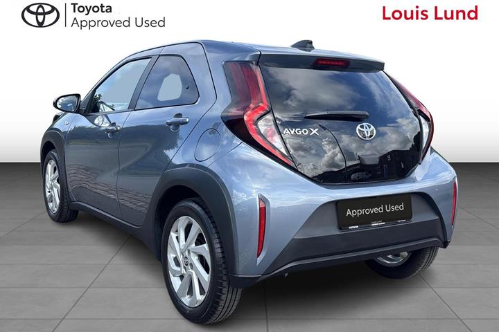 Grå Toyota Aygo X fra 2024