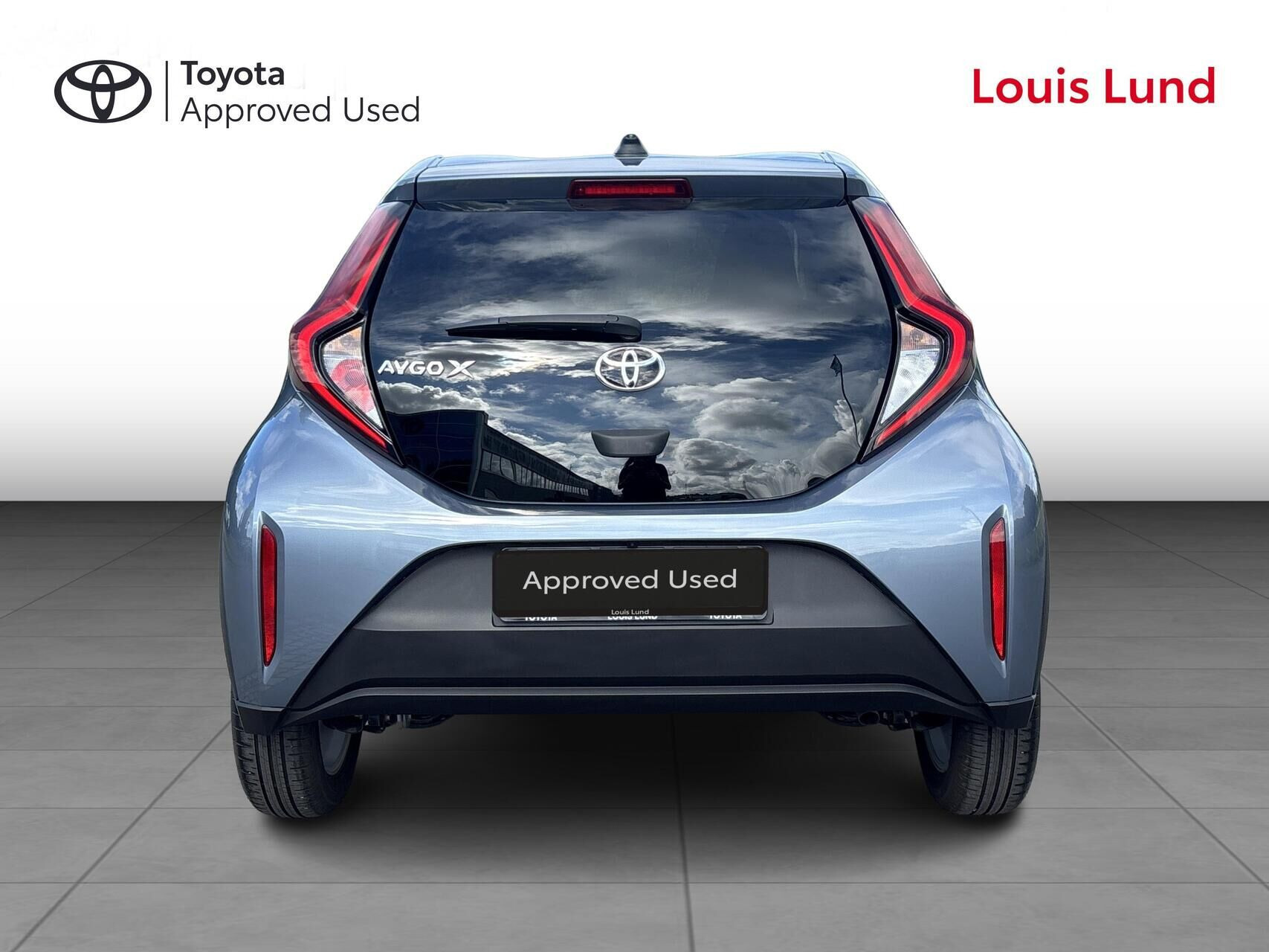 Grå Toyota Aygo X fra 2024