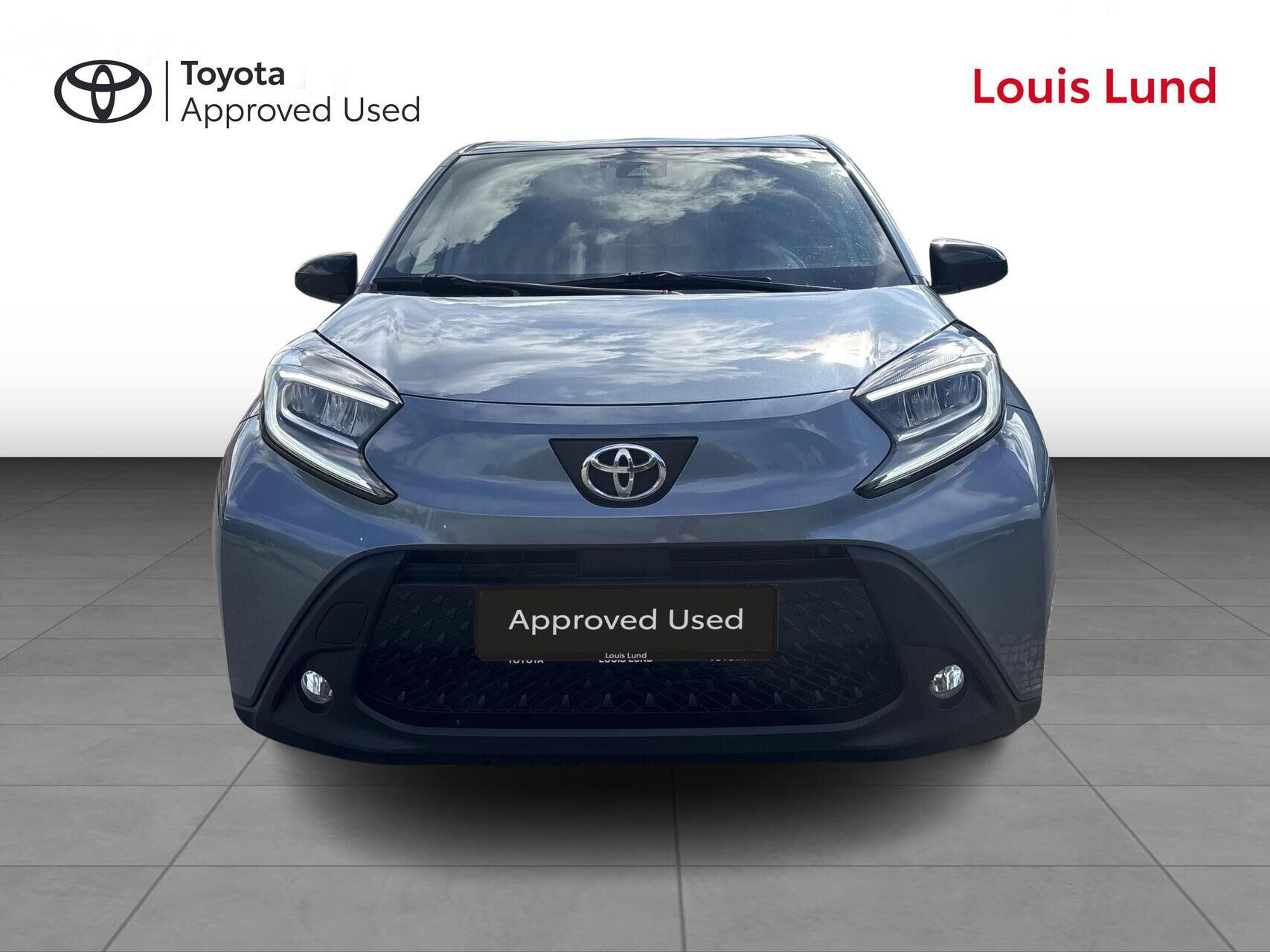 Grå Toyota Aygo X fra 2024