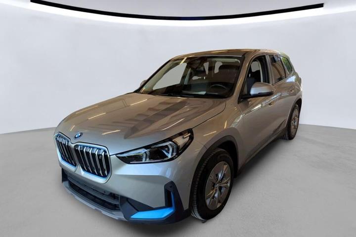 Sølv BMW iX1 fra 2023