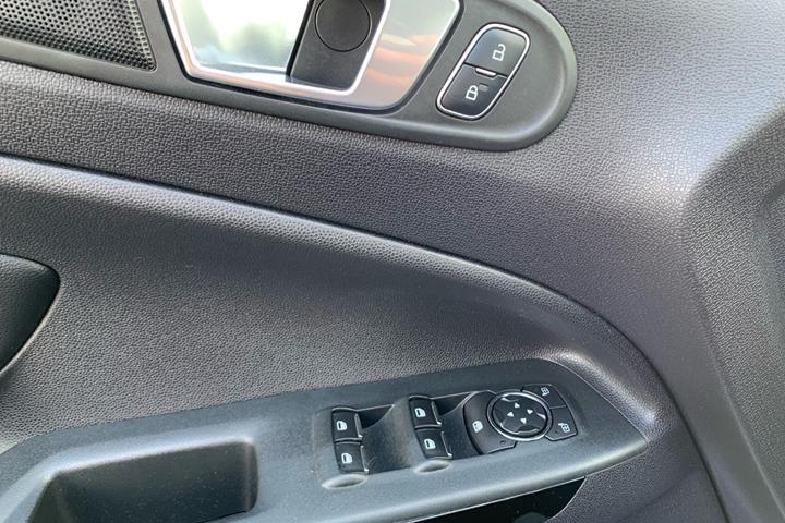 Sort Ford EcoSport fra 2018