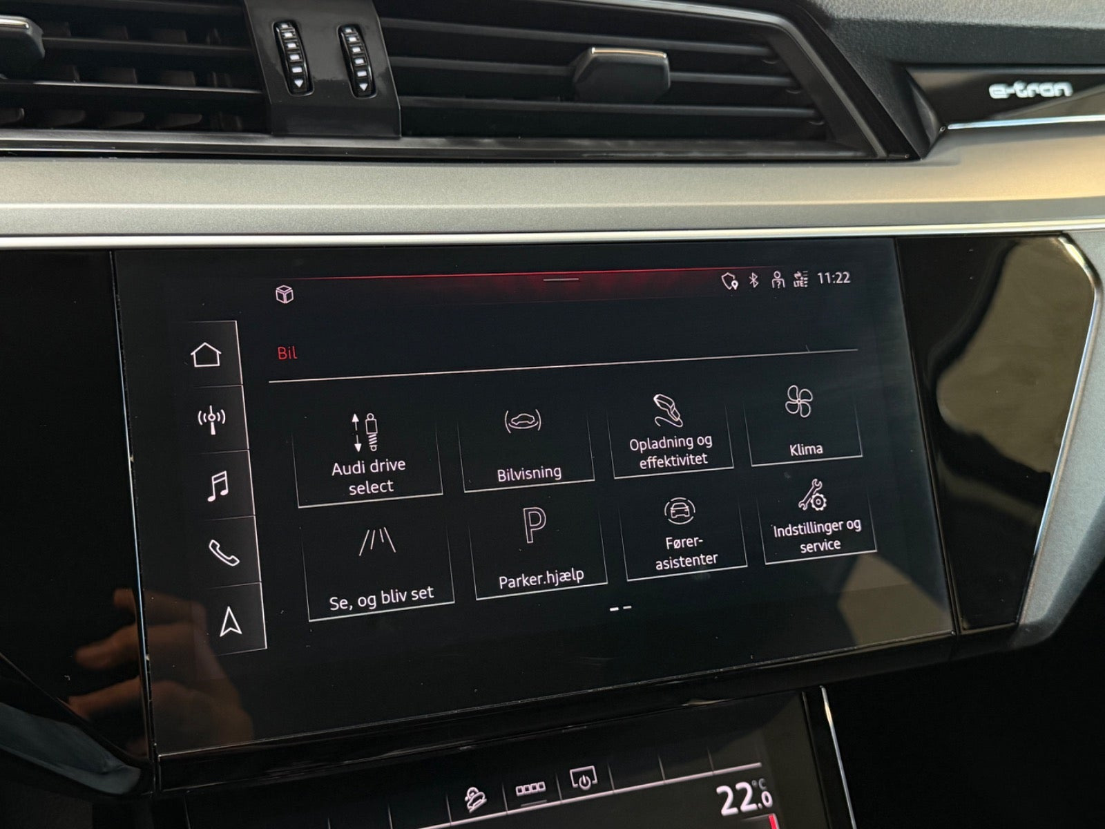 Grå Audi e-tron fra 2020