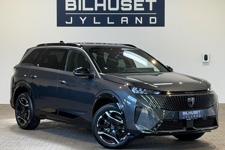 Grå Peugeot e-5008 fra 2025