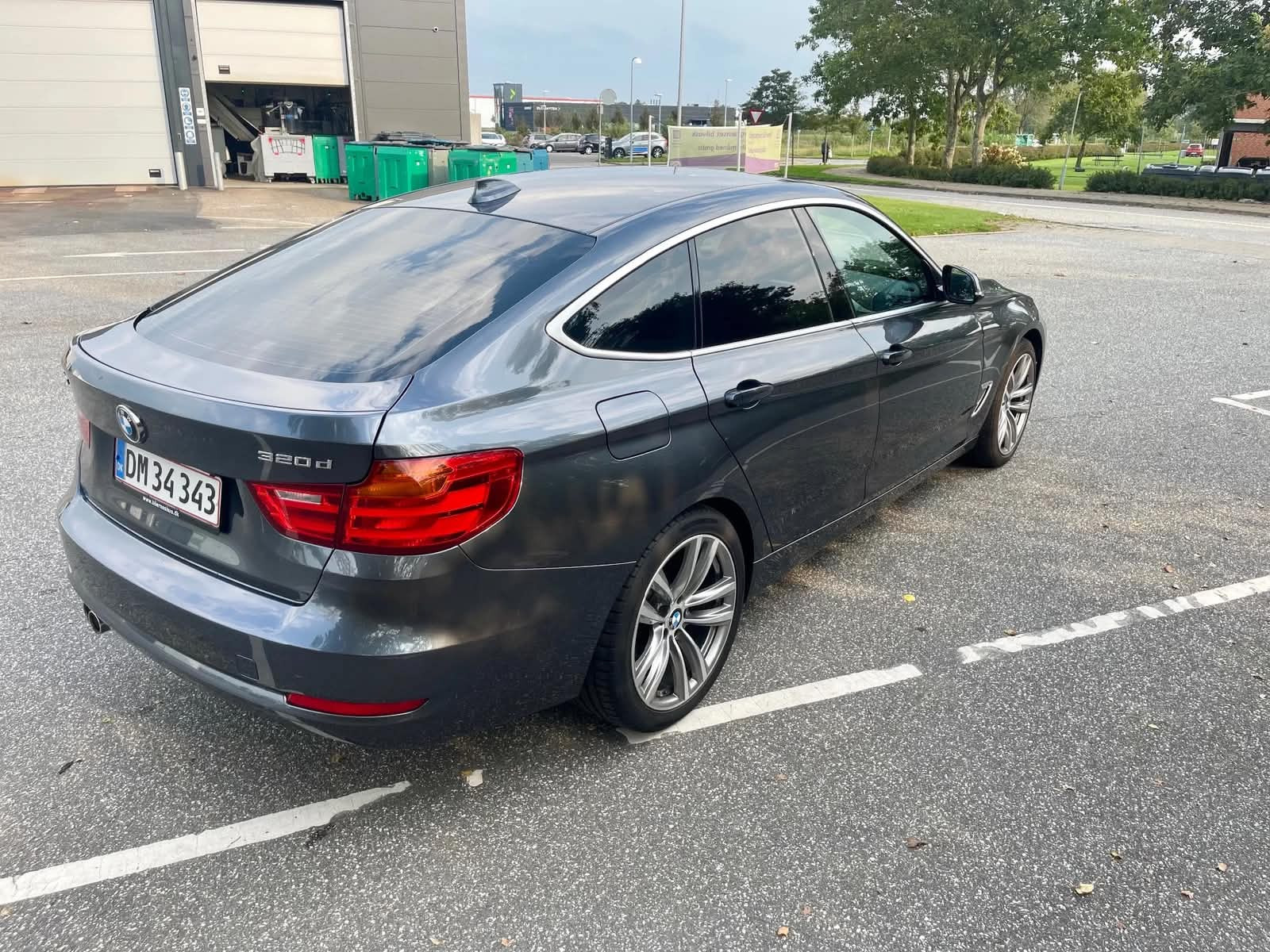 Grå BMW 3-Serie fra 2016