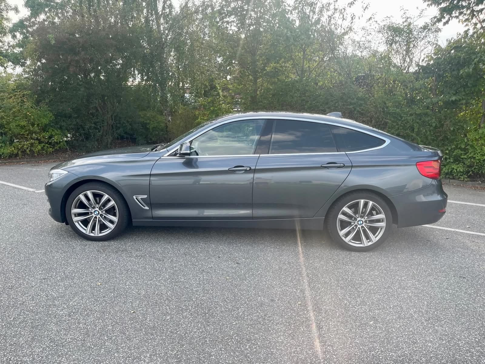 Grå BMW 3-Serie fra 2016