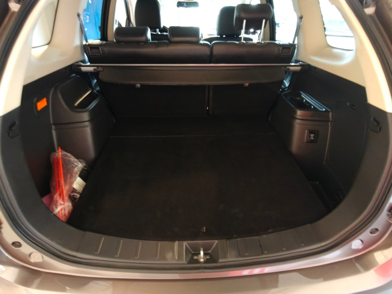 Brun Mitsubishi Outlander fra 2020