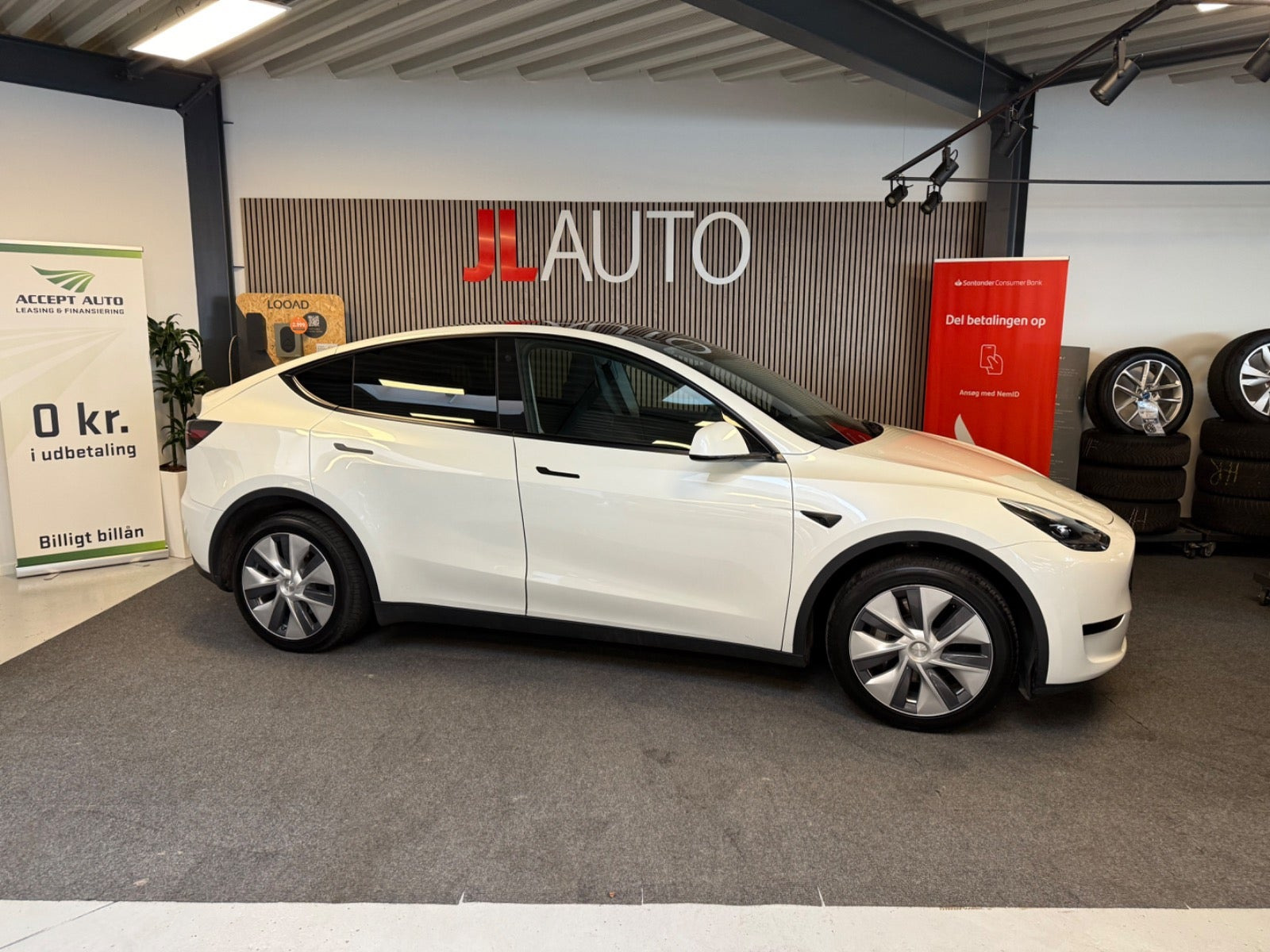 Tesla Model Y RWD
