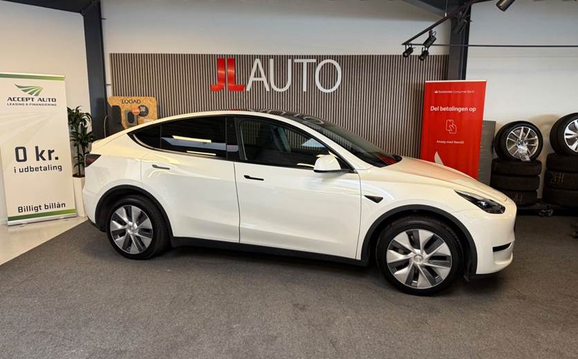 Tesla Model Y RWD