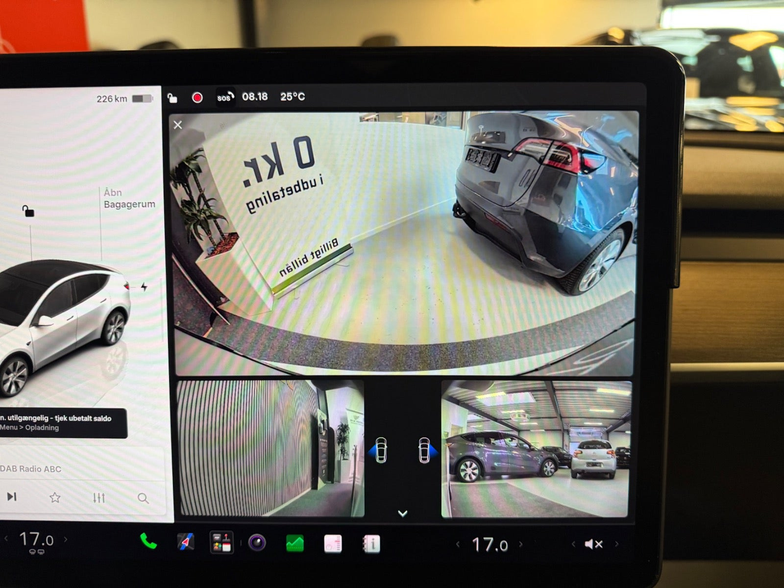 Hvid Tesla Model Y fra 2024