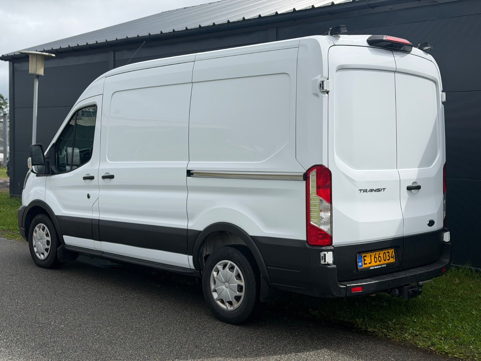 undefined Ford Transit 350 L2 Van fra 2020