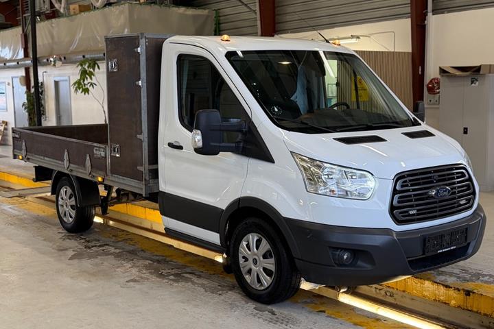 Grøn Ford Transit 350 L3 Chassis fra 2017