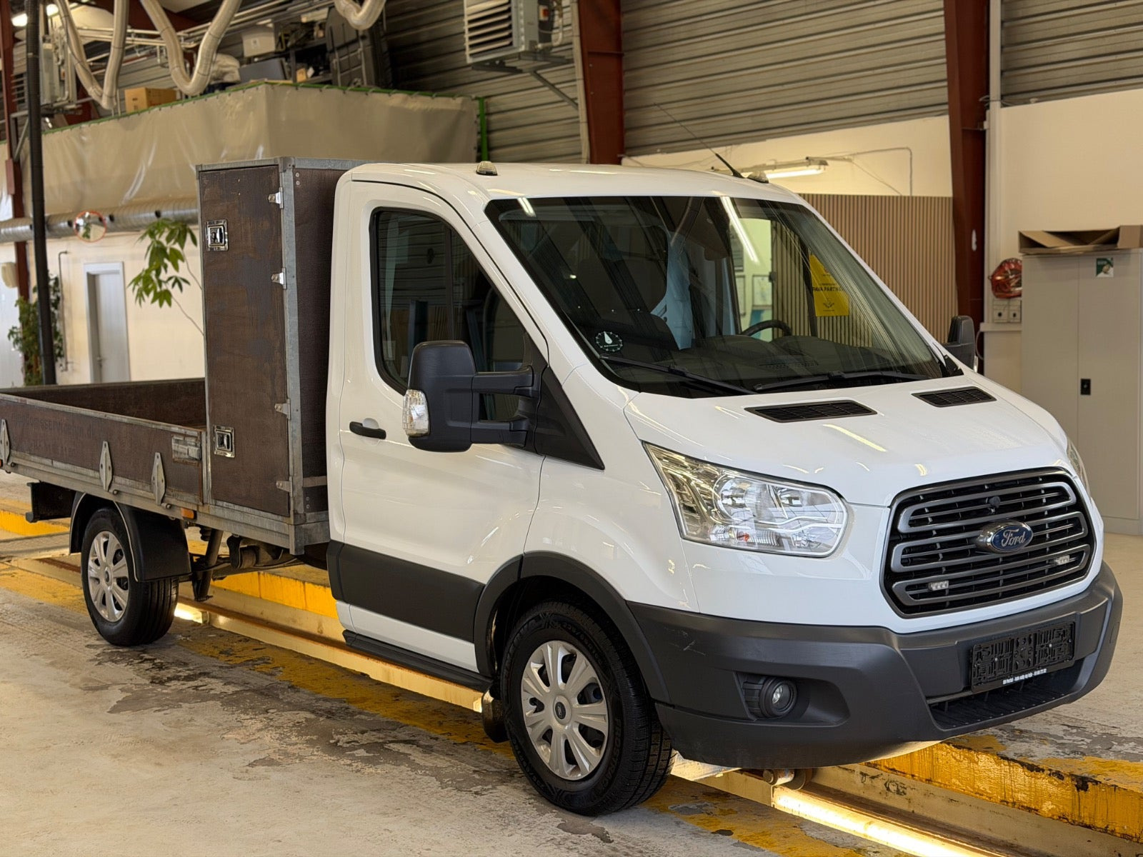 Grøn Ford Transit 350 L3 Chassis fra 2017