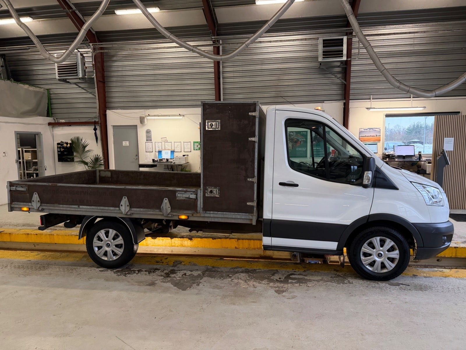 Grøn Ford Transit 350 L3 Chassis fra 2017