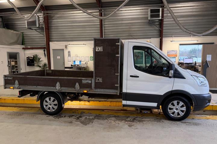 Grøn Ford Transit 350 L3 Chassis fra 2017