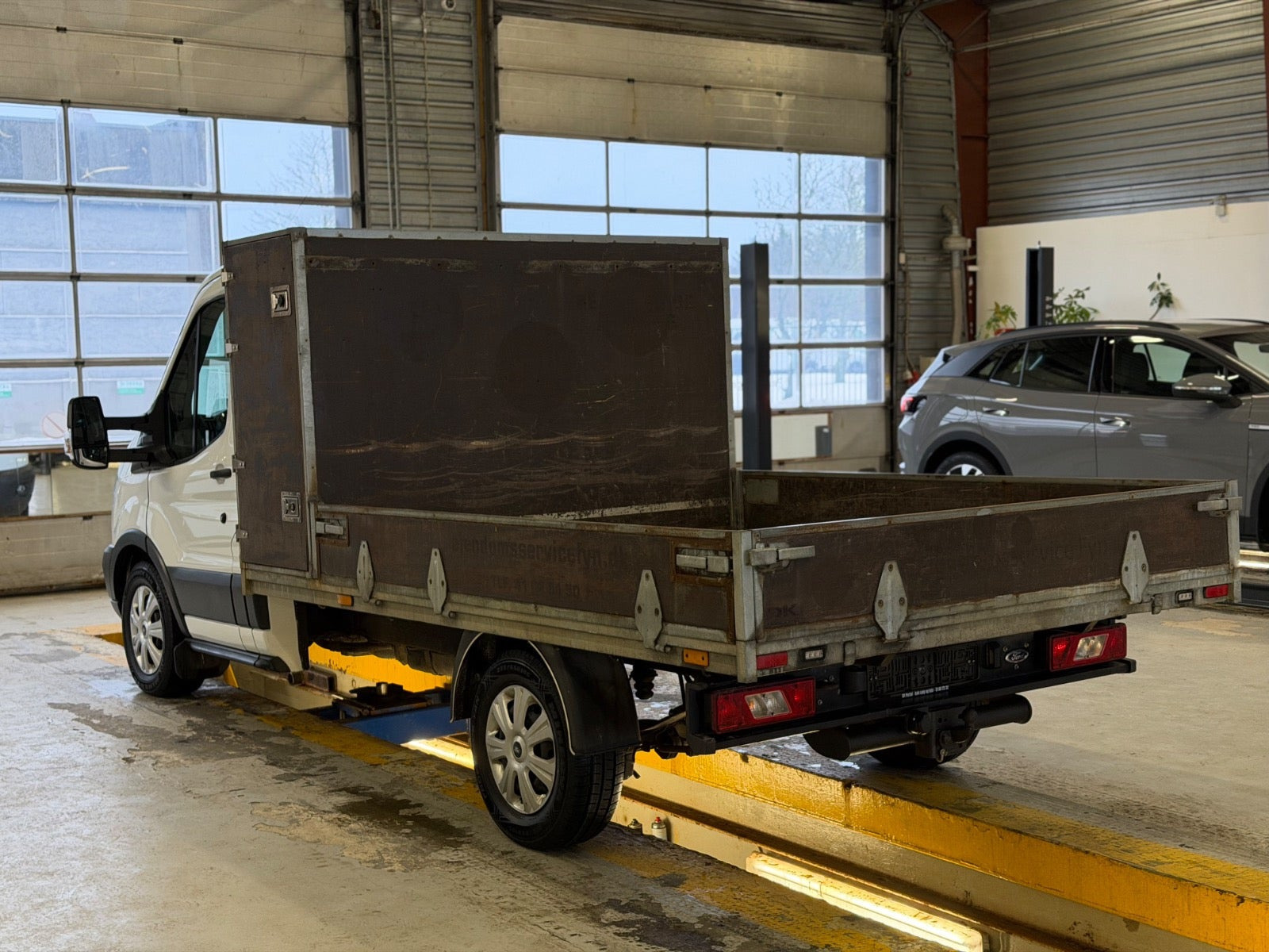 Grøn Ford Transit 350 L3 Chassis fra 2017