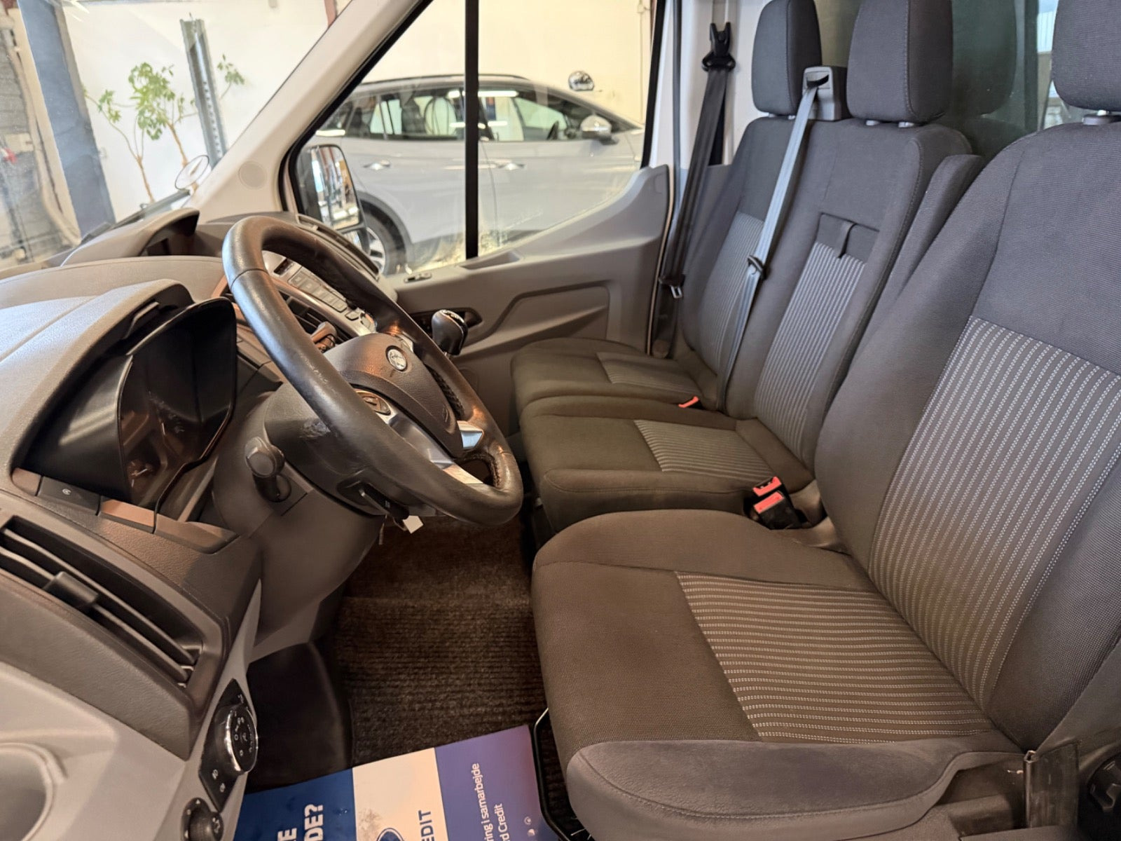 Grøn Ford Transit 350 L3 Chassis fra 2017