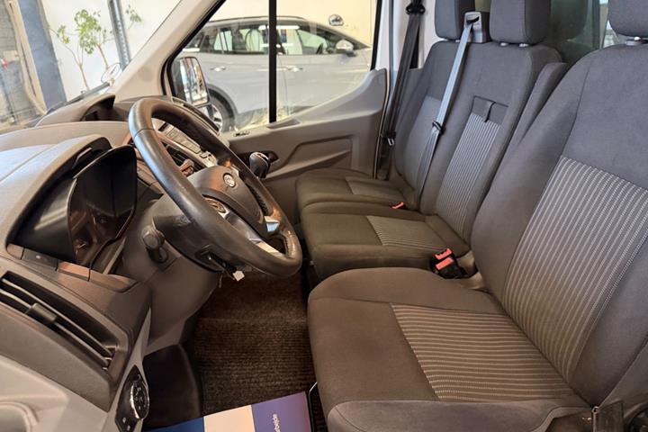 Grøn Ford Transit 350 L3 Chassis fra 2017