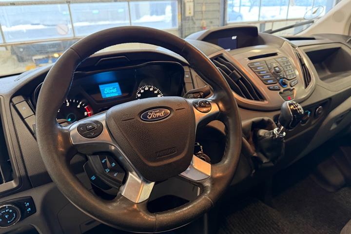 Grøn Ford Transit 350 L3 Chassis fra 2017