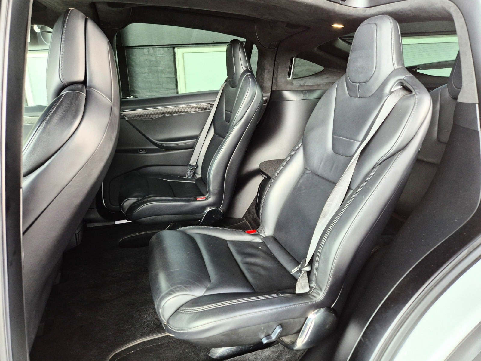 Hvid Tesla Model X fra 2017