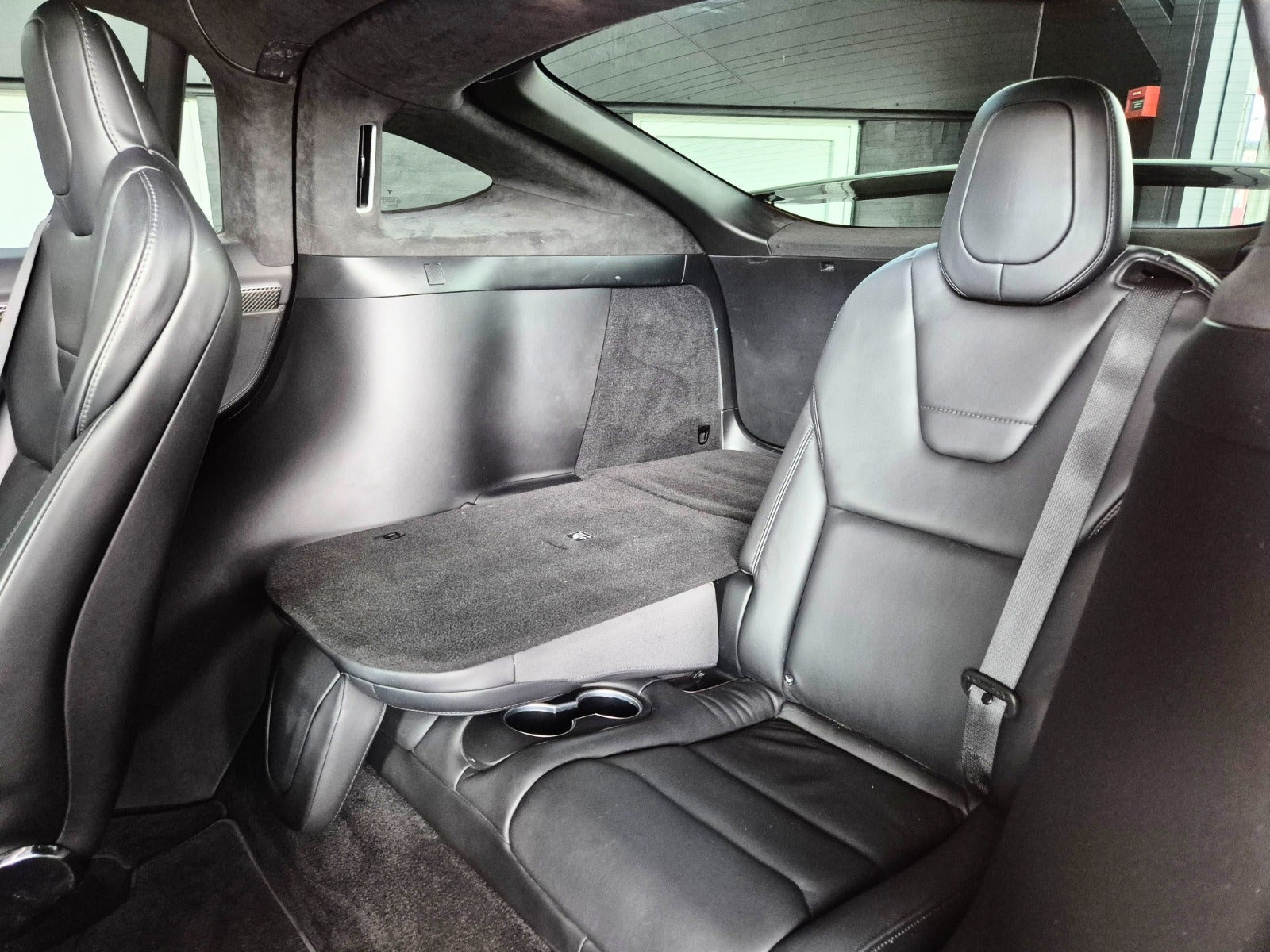 Hvid Tesla Model X fra 2017