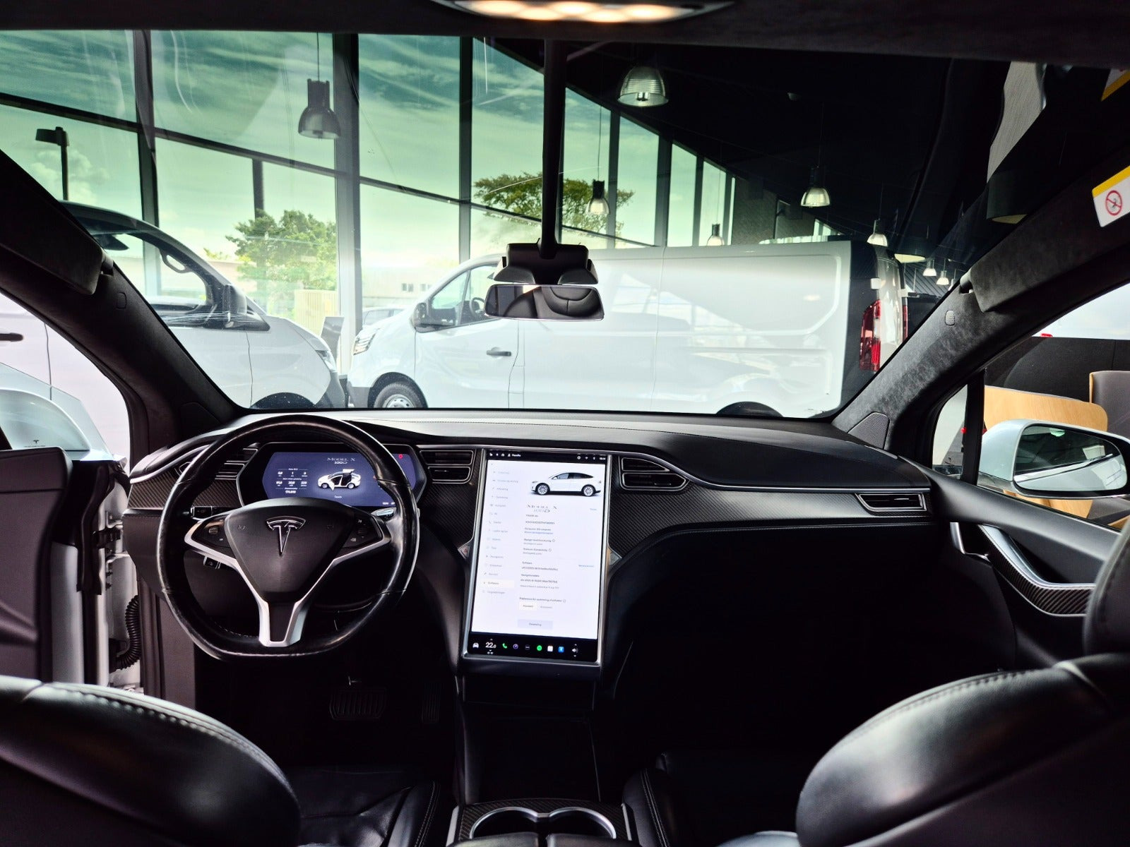 Hvid Tesla Model X fra 2017