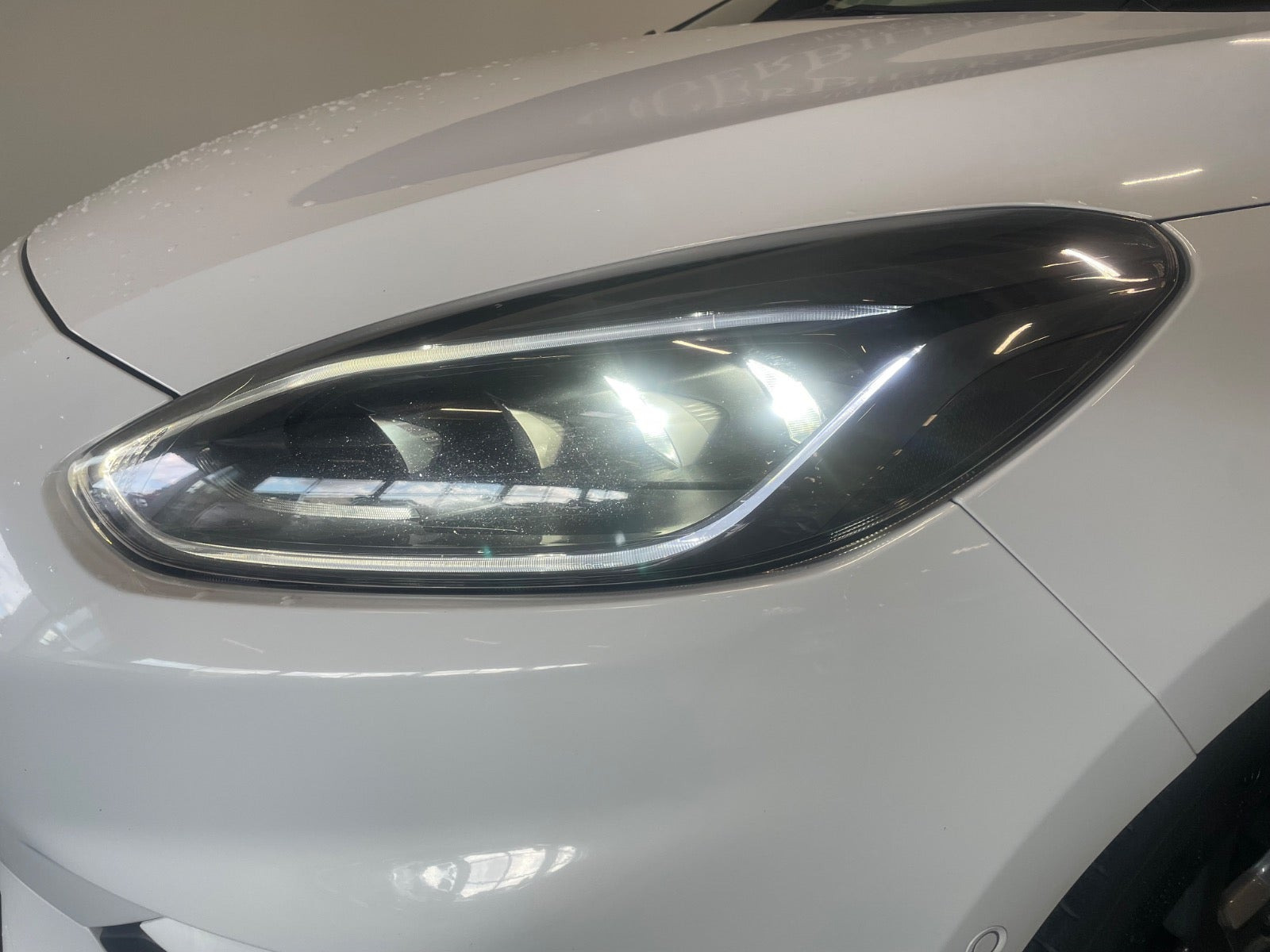 Hvid Ford Fiesta fra 2020