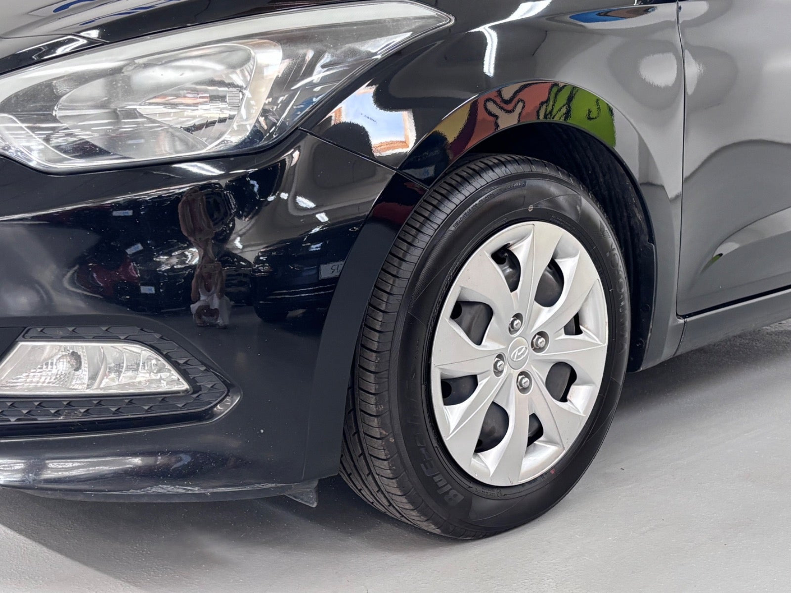 Sort Hyundai i20 fra 2017