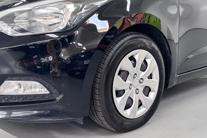 Sort Hyundai i20 fra 2017