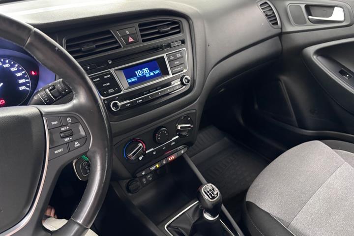 Sort Hyundai i20 fra 2017