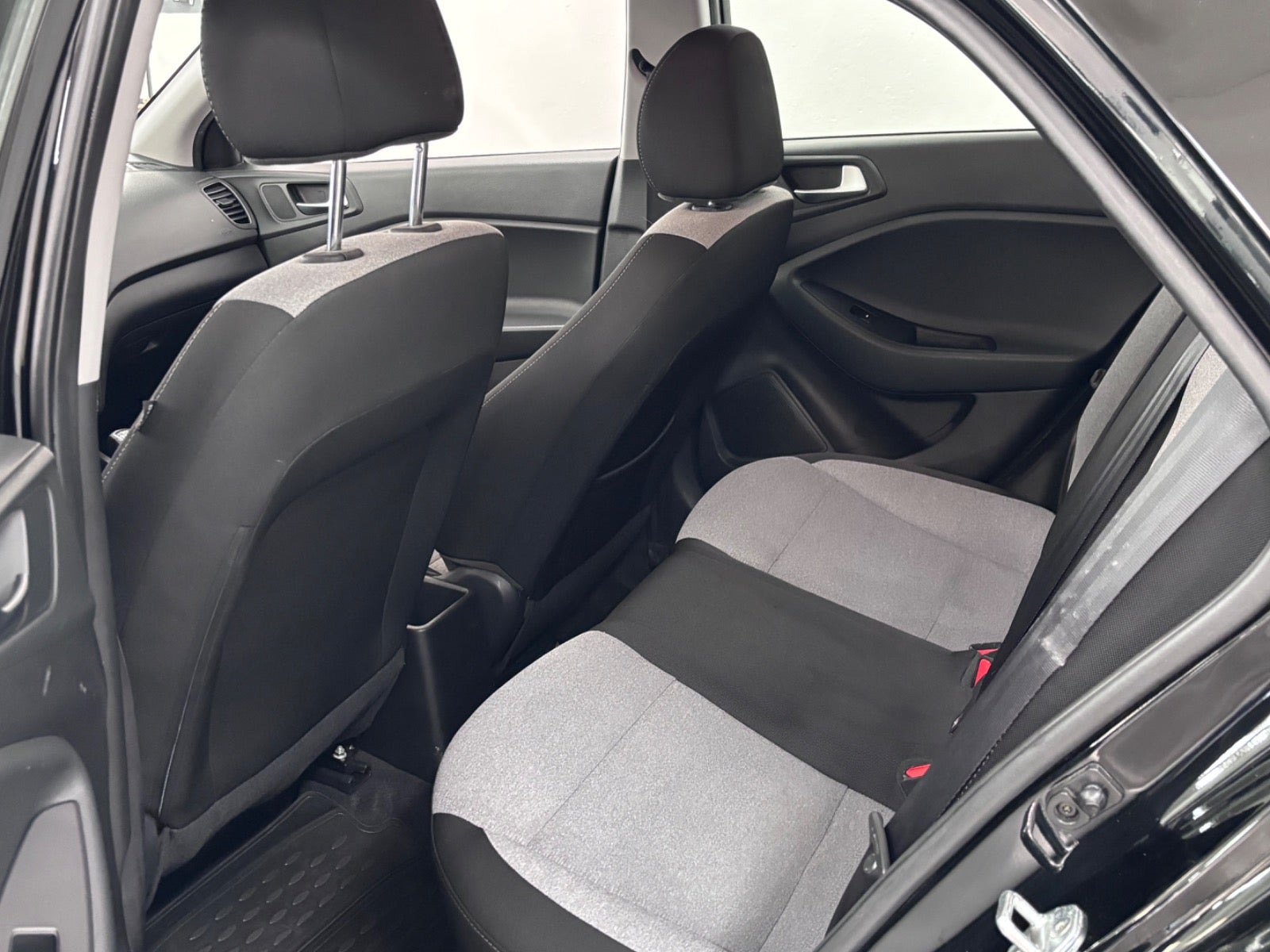 Sort Hyundai i20 fra 2017