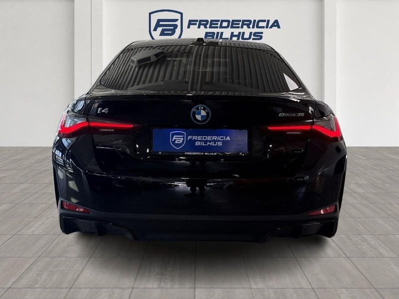 Sort BMW i4 fra 2023