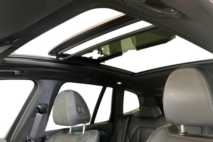 Grå BMW iX3 fra 2022
