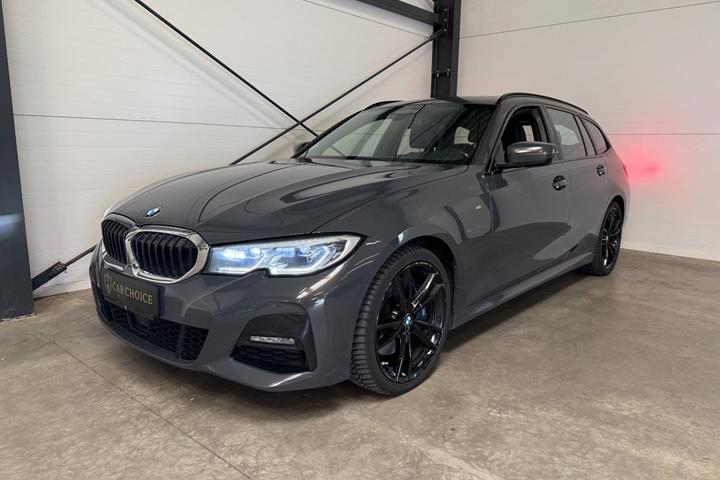 Grå BMW 330i fra 2019